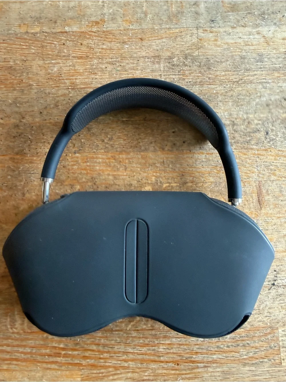 Wireless Over-Ear Apple Headphones in Matte Black